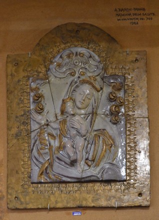 MadonnaSalute2_01